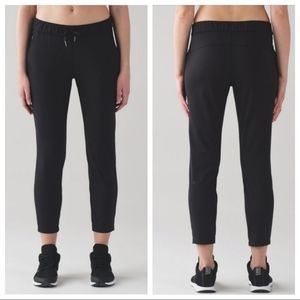 NWOT Lululemon On The Fly Pants Woven